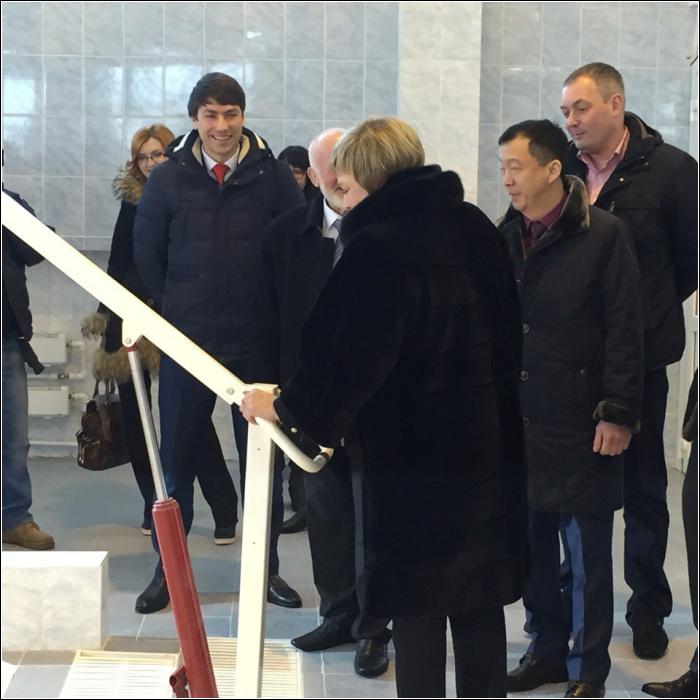 ГУБЕРНАТОР В КАНДАЛАКШЕ И ЗЕЛЕНОБОРСКОМ