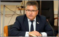 Главу правительства уволили из-за дорогих подарков