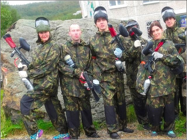 Оленегорцы стали лучшими в соревнованиях по пейнтболу на Дне физкультурника