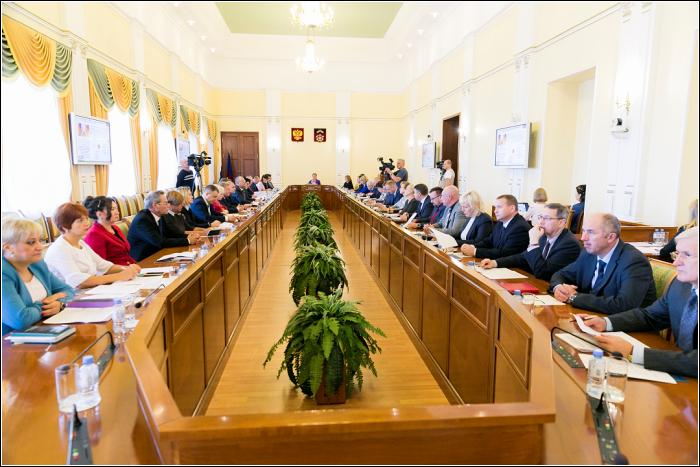В правительстве Мурманской области предлагают жаловаться на коррупционеров