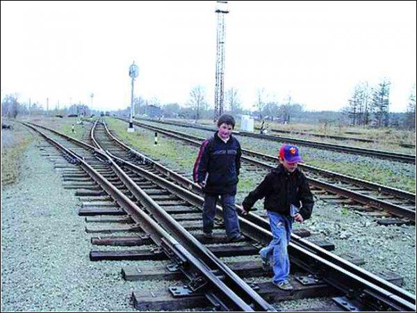Подросток и железная дорога