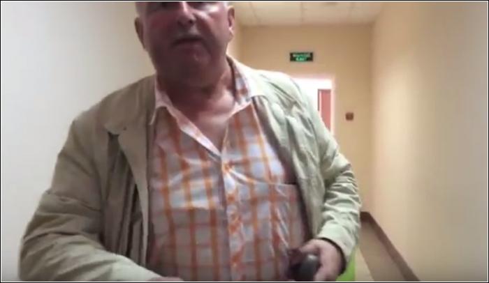 Богданов "напал" в суде на сотрудников "Выбери лучшее". Видео