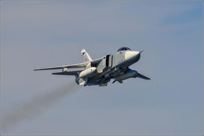 На Северном флоте проходят полеты экипажей перехватчиков МиГ-31 и бомбардировщиков Су-24